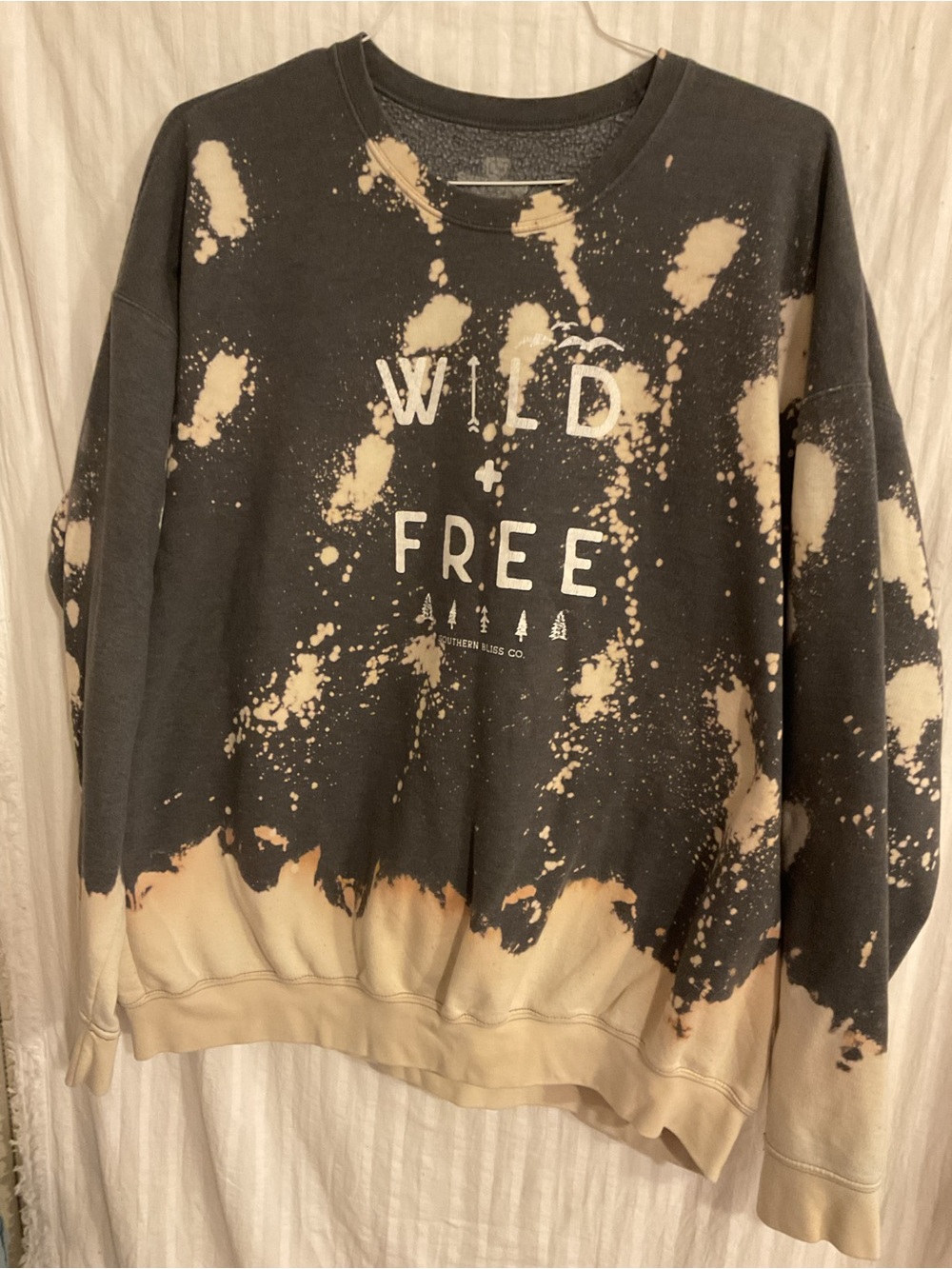 Southern Bliss XXL. Wild + Free Bleach-Splatter Crewneck Sweater - Grey Cream